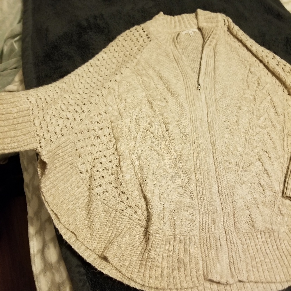 Maurices Shrug size L/XL